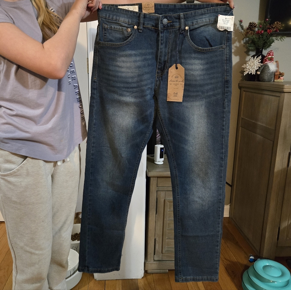 Across The Pond Men's Jeans 33x30  Signature Line